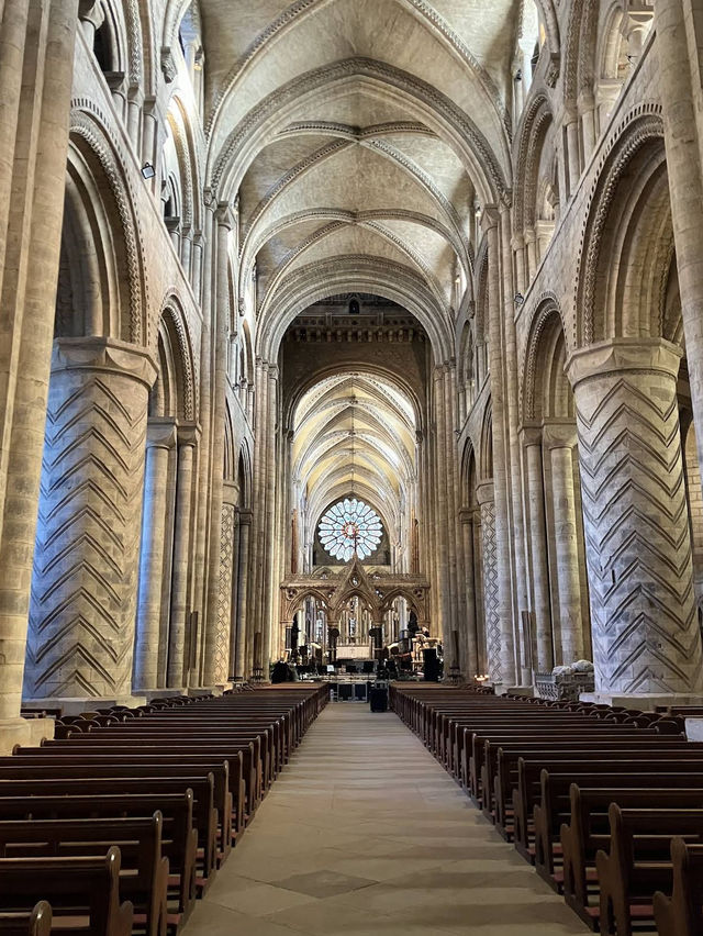 ✨ Durham Cathedral – A visitor experience full of awe and serenity ✨ 🌿🕯️ ✨ Durham Cathedral – A visitor experience full of awe and serenity ✨ 🌿🕯️