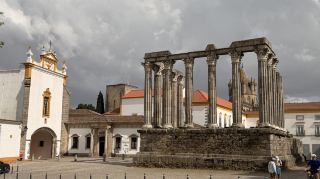 🏛️ 에보라: 로마 유적과 매력적인 중세 거리가 있는 황금빛 도시 🇵🇹