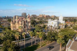 Galveston — The American Town Where Victorian Mansions Face the Gulf and the Seawall Holds Back the 