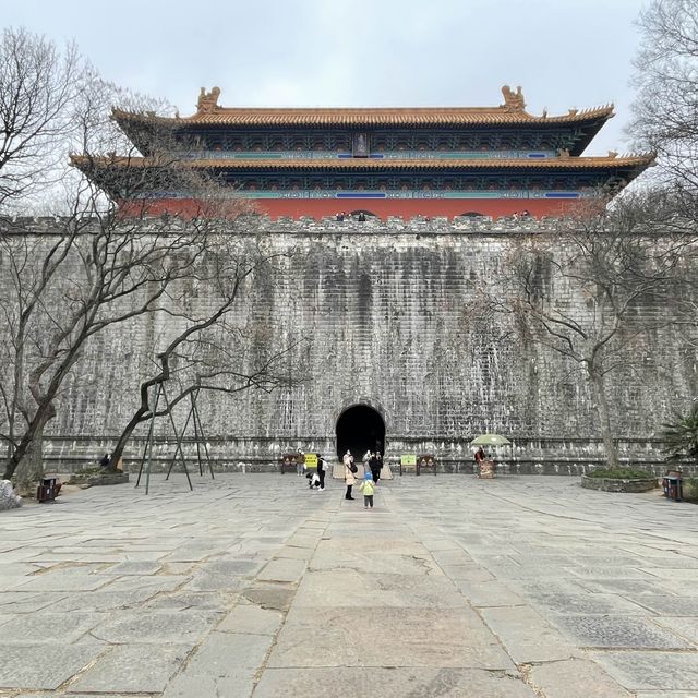 600年の眠りから蘇って来そうな石像にドッキリ、明孝陵