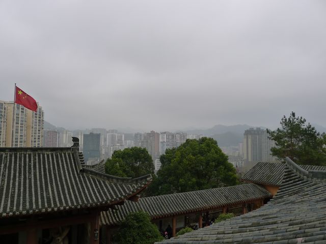 一座現代寺廟——都匀九龍寺