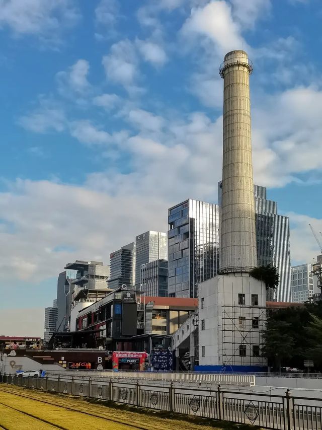 乘坐“羊城最美七公里”有軌電車，去琶醍感受這裡的熱度和浪漫