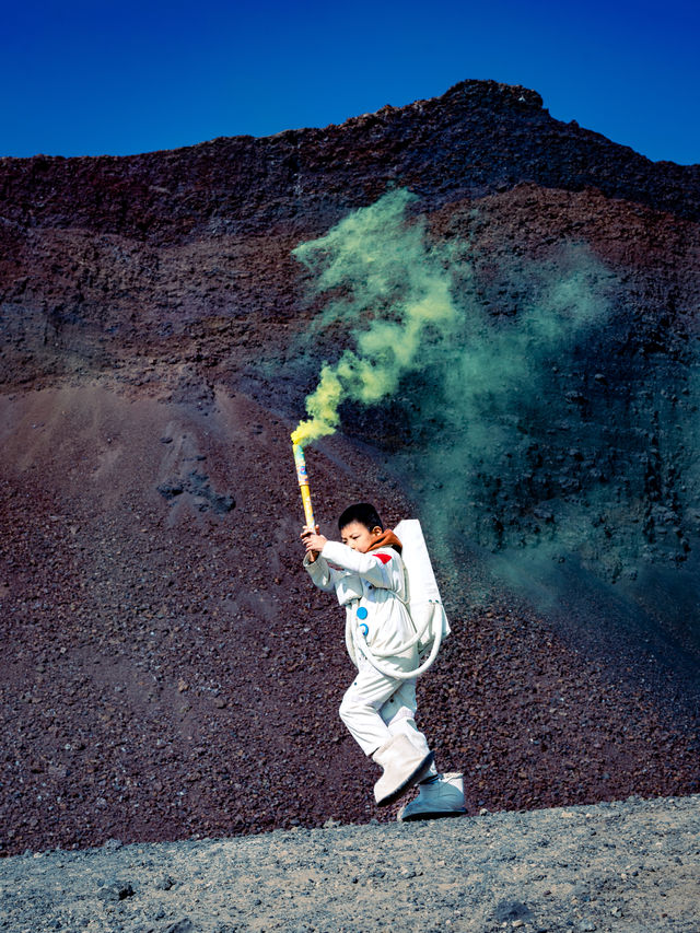 烏蘭哈達火山｜當半天的太空人