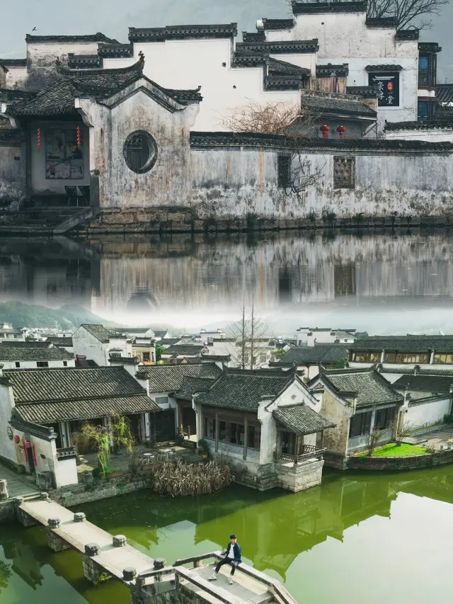 This has been selected by 'National Geographic' as the modern 'Along the River During the Qingming Festival'