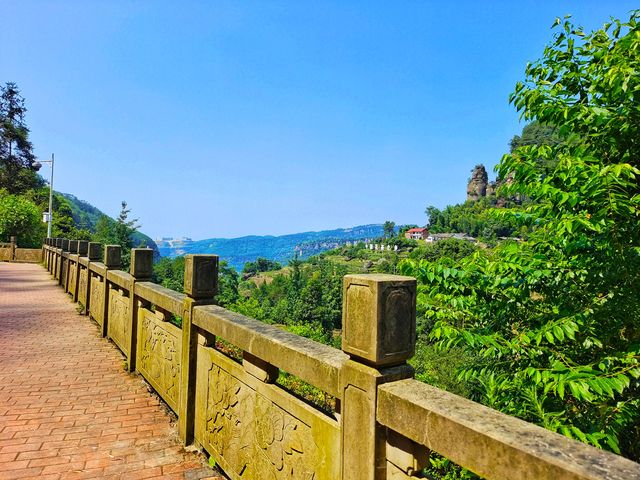 郊野的美麗山村