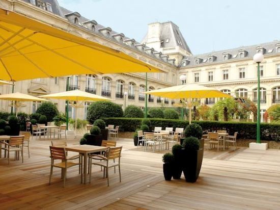 法國巴黎｜共和皇冠假日酒店