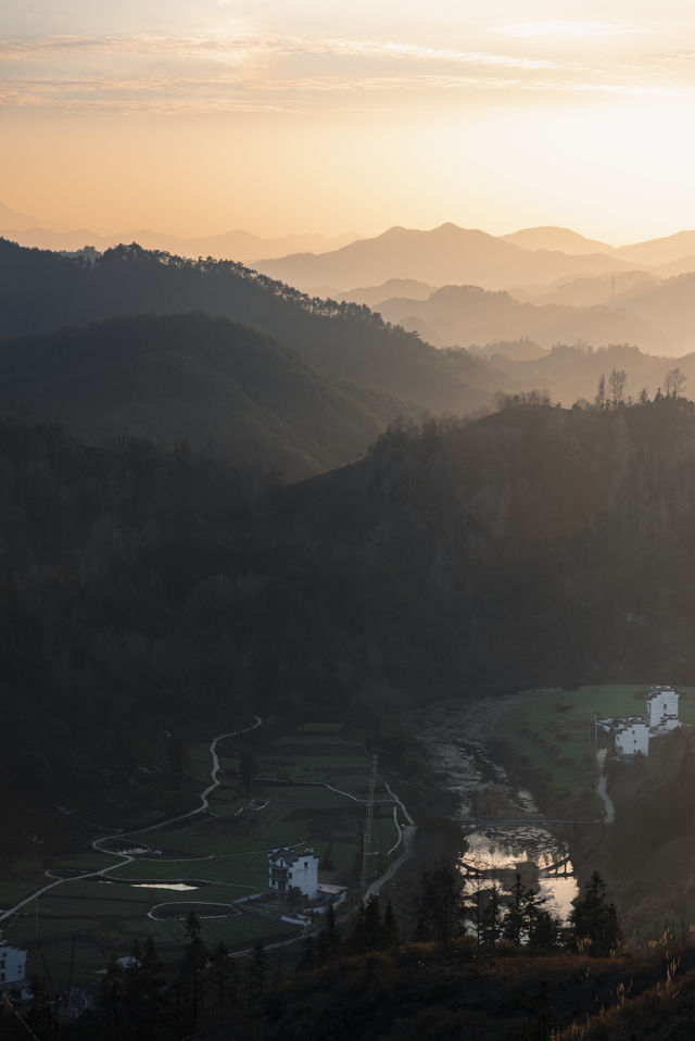 皖南版千里江山圖，飄在雲端的古村
