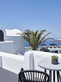 Santorini Serenity with a Luxe Twist ✨🏝️