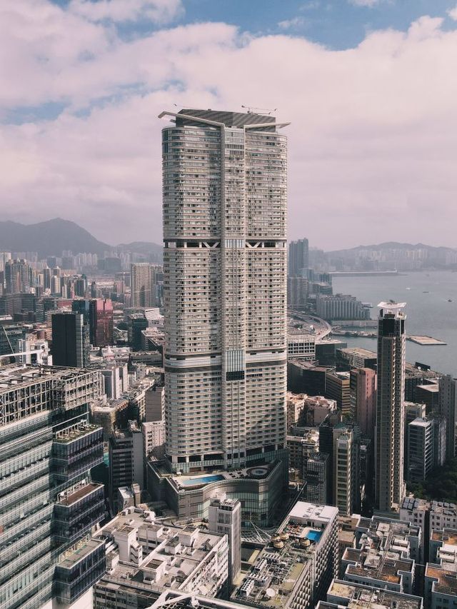 🌟 Hong Kong Hotspot: Hyatt Regency TST's Luxe Comforts 🌃✨