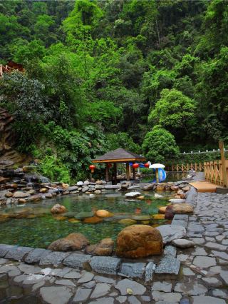 🌟 Guilin's Glorious Hot Springs Getaway 🌟