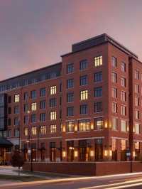🌟 South Bend's Suite Spot: Hilton's Luxe & Locale 🏨✨