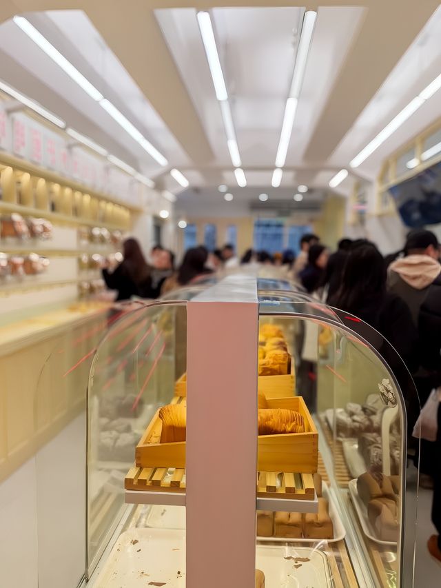 紅星前進麵包牛奶公司。