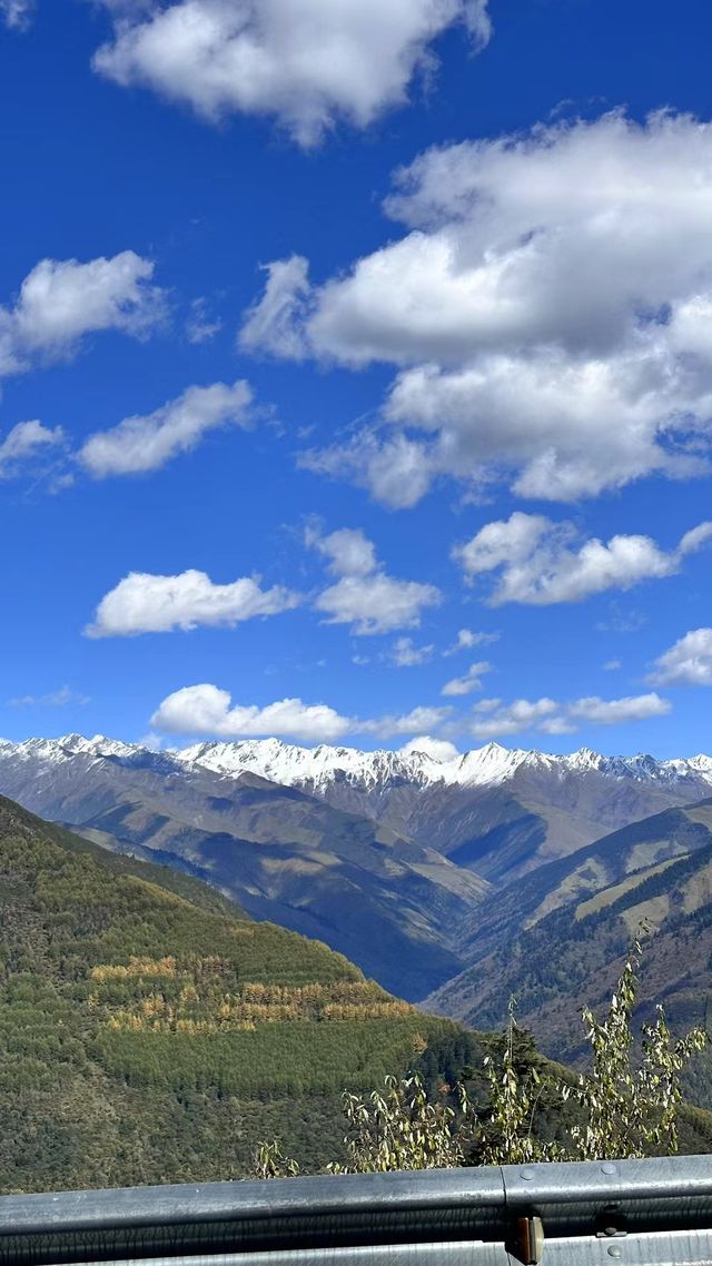 深秋的四姑娘山。