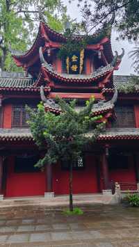 成都人最多、香火最旺的寺廟「石經寺」。