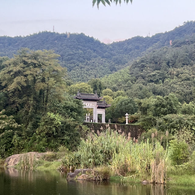 The sunset of Lingfeng Mountain in Anji
