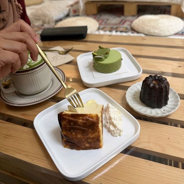 Goregous cafe