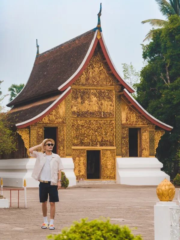 If you only visit one temple in Luang Prabang, I highly recommend Wat Xieng Thong