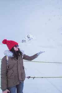 瑞士少女峰登歐洲之巔｜坐著小火車，吸著氧也要看雪山！