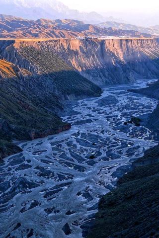 Anjihai Grand Canyon: A Non-Scenic, Internet-Famous Spot
