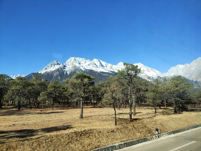 震撼！在玉龍雪山，我摸到了雲端！🌄