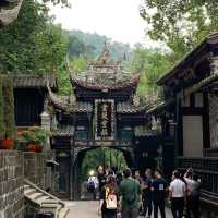 Dujiangyan | Where to take pretty photos even in horrible weather 