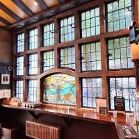 Visit One of London’s Most Beautiful Pubs! ✨