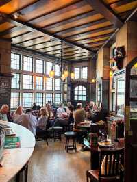Visit One of London’s Most Beautiful Pubs! ✨