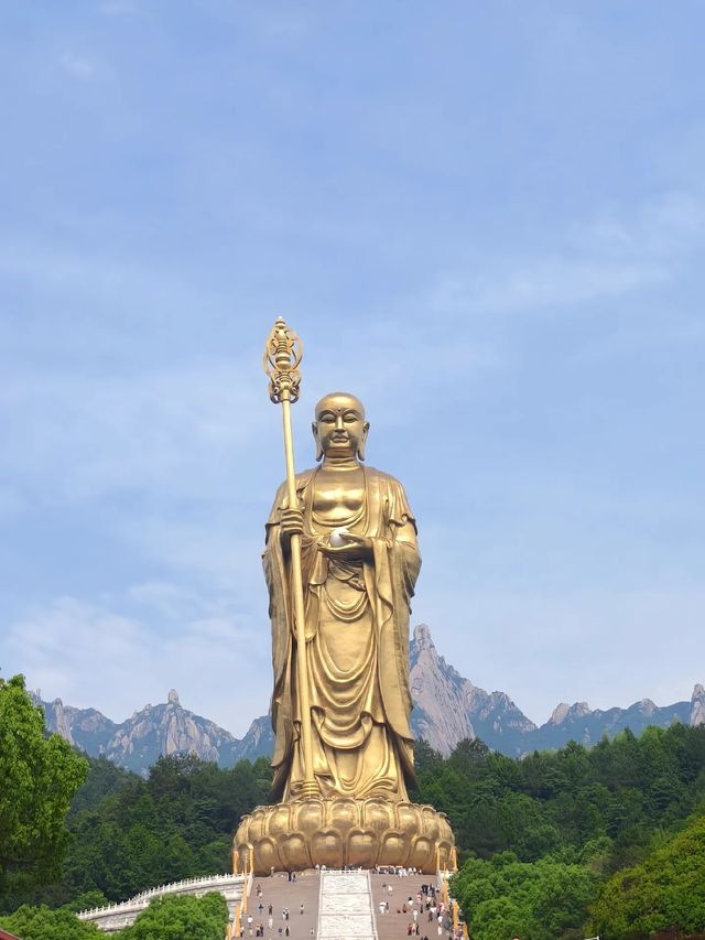 去咗九華山一趟，心裡面嗰啲嘢忽然間就落晒地