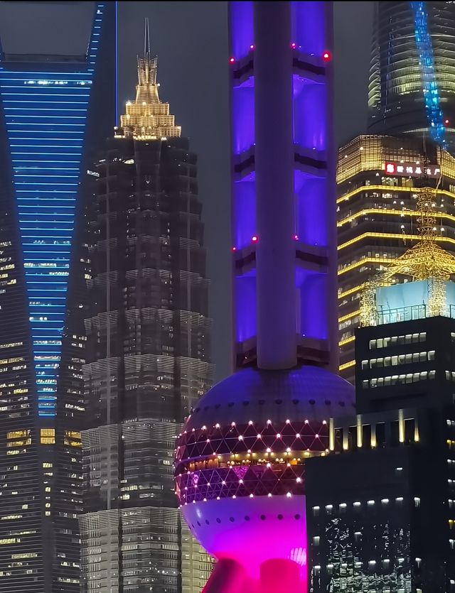 外灘日夜光影盛宴
