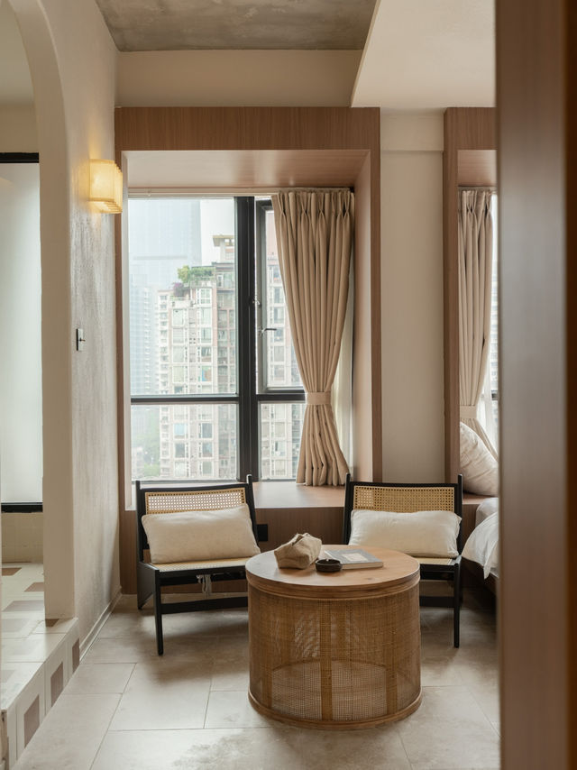 Unbeatable Night Views! My Friend Said They'd Stay at This Chongqing Homestay Again Next Time!