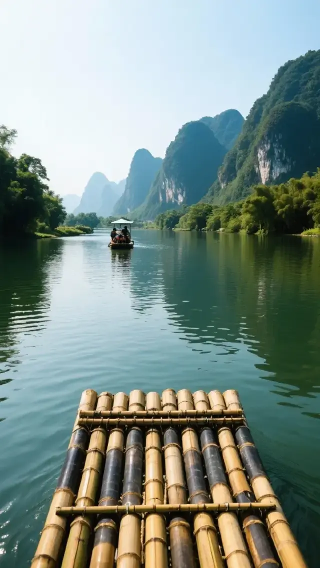 Yangshuo~ Sailing on the emerald waves, people are traveling inside a painting!