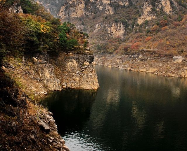 秋日限定！在焦作峰林峽邂逅「中國第一高壩」。