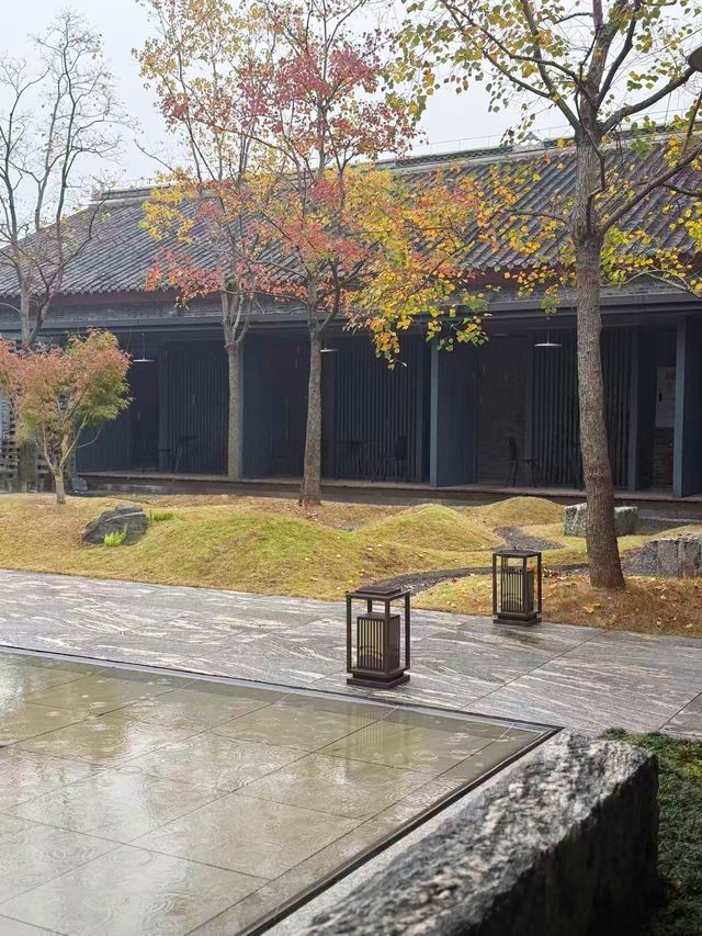 華舫庭院藏冬意,山城落葉伴清歡 華舫庭院藏冬意,山城落葉伴清歡