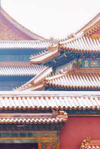 初雪輕吻北京,繪就靜謐詩意畫卷