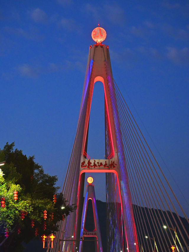 恩施秘境探險日記|3h驚險國道直達「巴東曼哈頓」 恩施秘境探險日記|3h驚險國道直達「巴東曼哈頓」