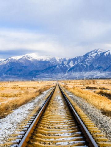 Escape the city in 3 hours! Unlock the snow mountain roads and solitary railways around Beijing that feel most like the "Northwest" 🌨️