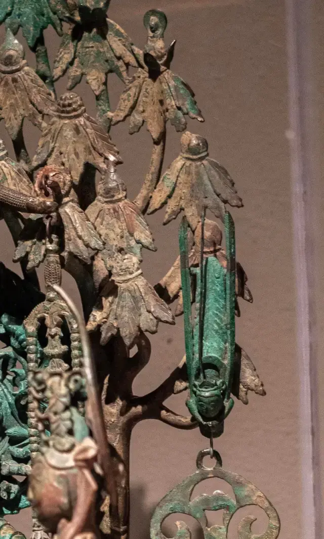 At a glance, a thousand years—I encountered this Sui Dynasty gilt-bronze Buddha statue at the Museum of Fine Arts, Boston!