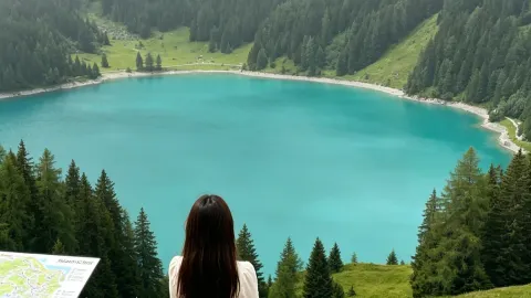 Swiss Lungjiang hidden town | Emerald volcanic lake loop hike, avoid crowds and enjoy the tranquil lake — traveler post in Lucerne