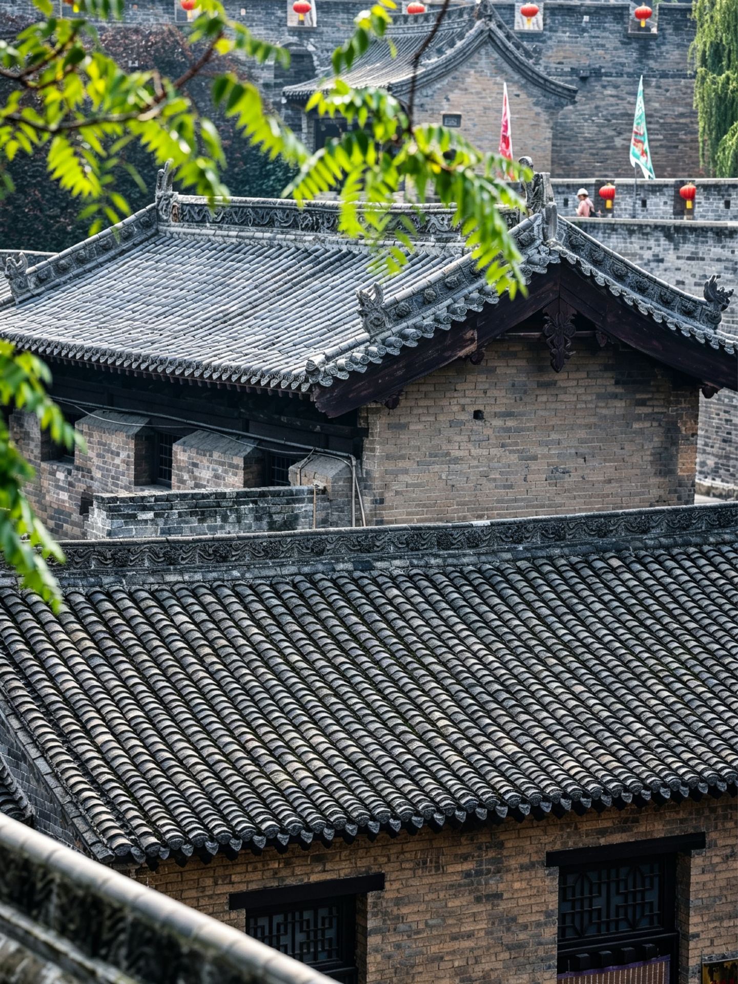 Visit Huangcheng Residence, stroll through a 600-year-old Eastern castle, admire the splendor of ancient architecture, and enjoy day-and-night performances