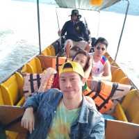 ภารกิจ ล่องเรือ ให้อาหารลิงที่ แก่งกระจาน