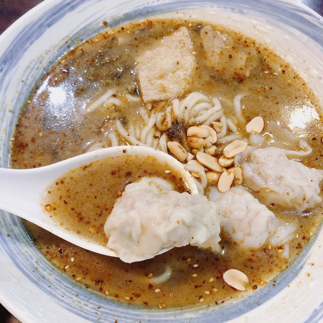 吃香喝辣🌶️🍜 八哥酸辣粉