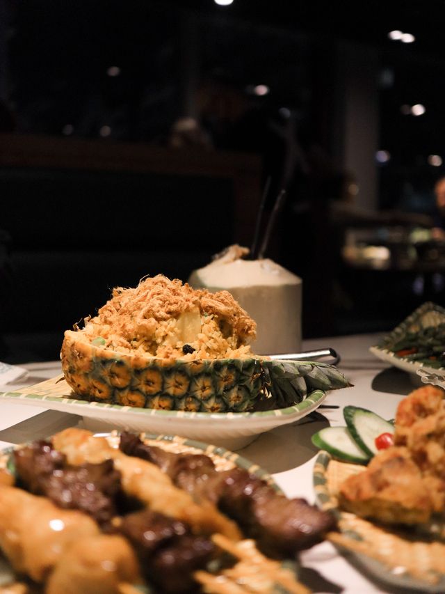旺角性價比高泰國菜｜原個菠蘿炒飯超足料