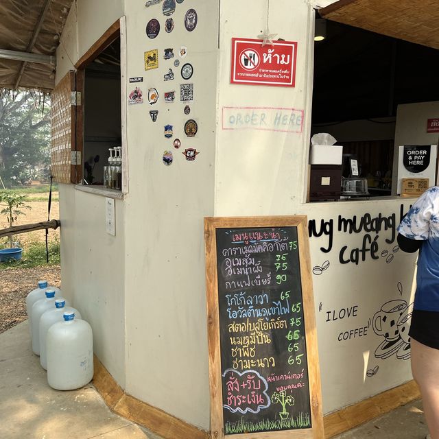 ฮักเมืองคอง ร้านกาแฟสุดชิวริมน้ำ
