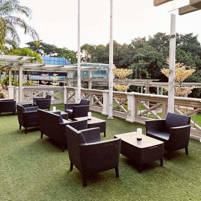 Stay in Singapore’s colonial-style hotel