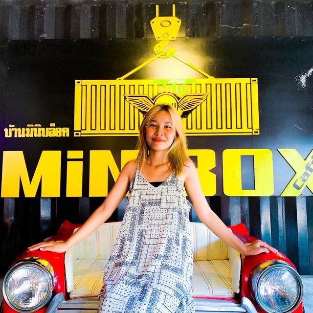 คาเฟ่คุมโทน @MINIBOX Café