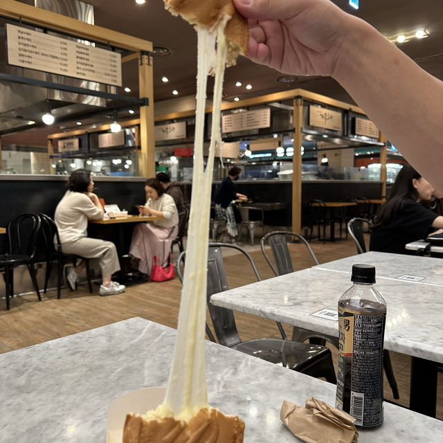 新世界集團商場尋找美食