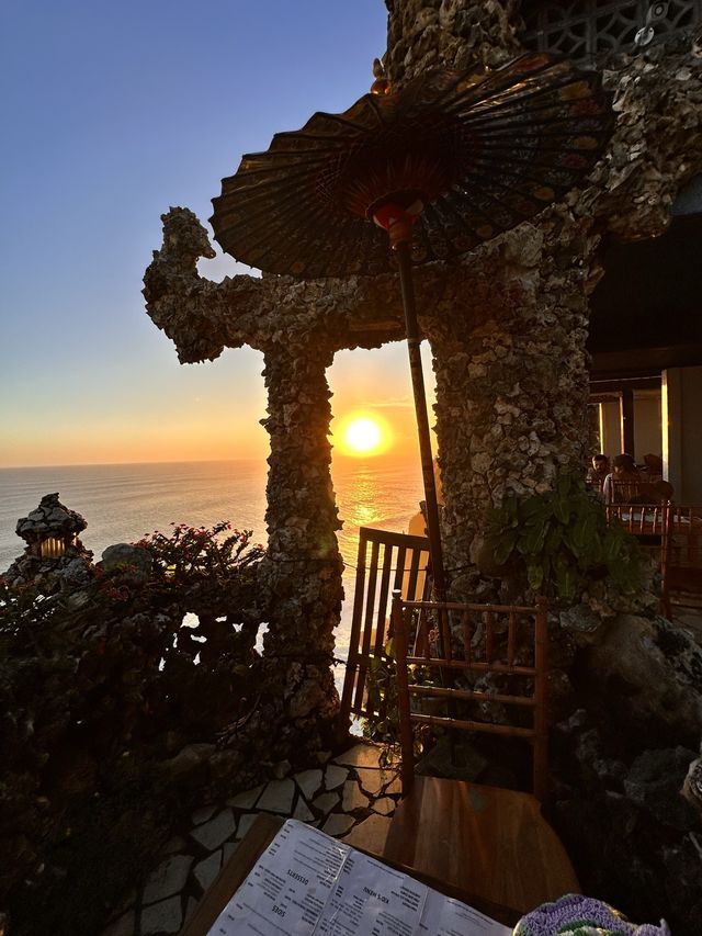 Malini Uluwatu - Where Seafood Delights Meet Breathtaking Sunsets✨🌅