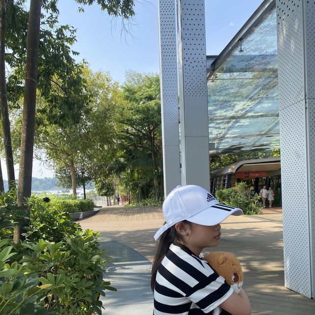 Come with me to Sentosa Boardwalk 
