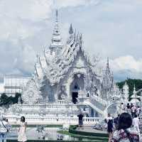 清萊白廟 被譽為世界上最靚既廟宇！