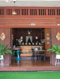 หนีแมวไป "ร้านอาหารเรือนคุณนาย" 